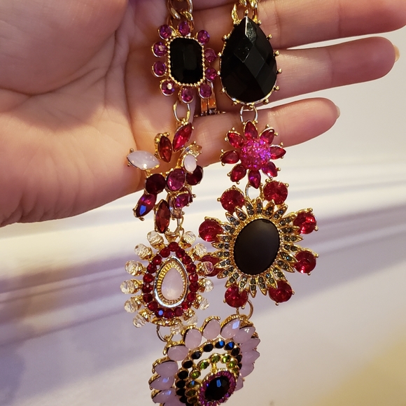 Flower Necklace - Picture 2 of 4